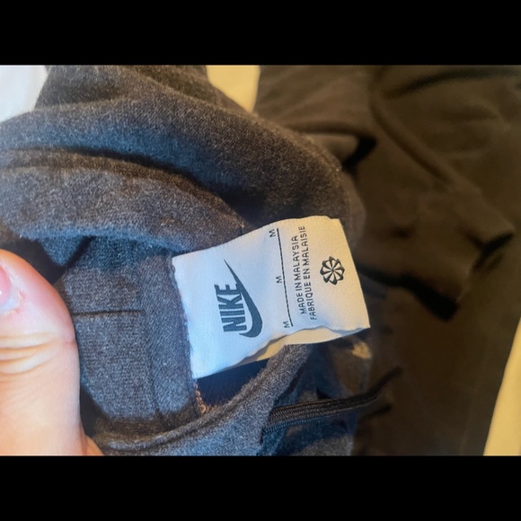 Nike Hoodie Size Medium - Picture 4 of 7